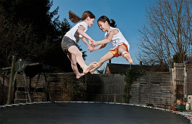 best outdoor trampoline with enclosure
