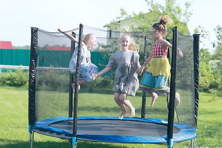 how to put a trampoline together step by step