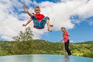 how to put the trampoline together