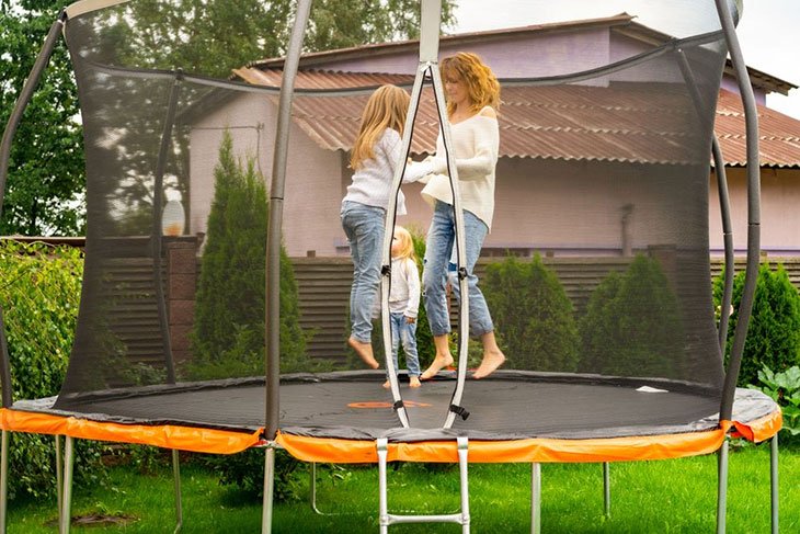 best way to keep a trampoline from blowing away